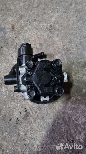 Насос гидроусилителя Hyundai Getz (571101C700)