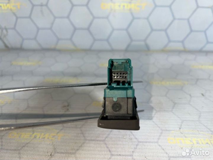 Кнопка парктроника Opel Insignia A