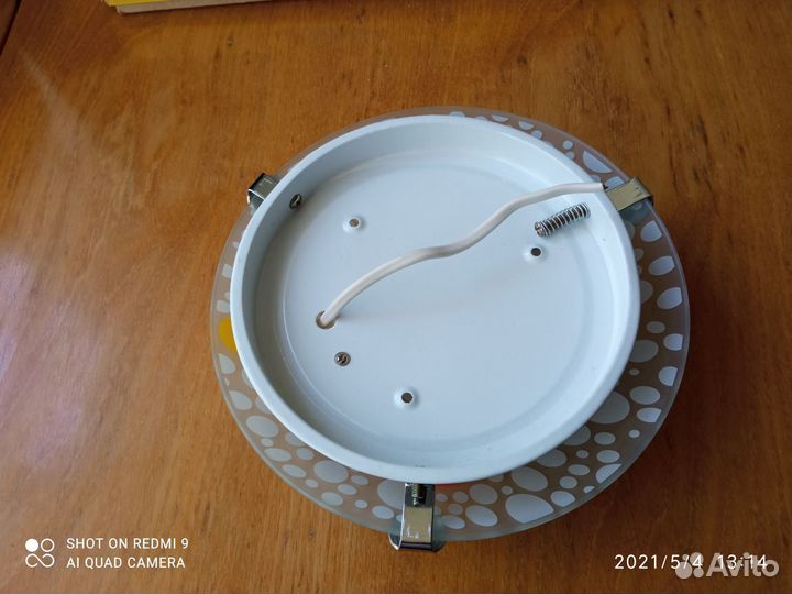 Светильники настенно -потолочные,герметик,решетка