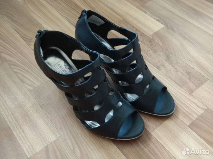 Босоножки женские 39 размер новые