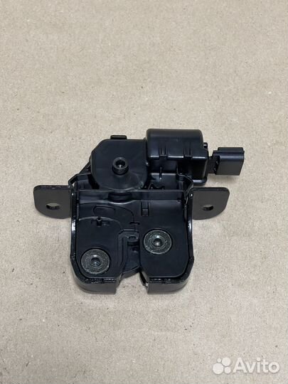 Замок багажника Renault Duster Logan Captur X-RAY