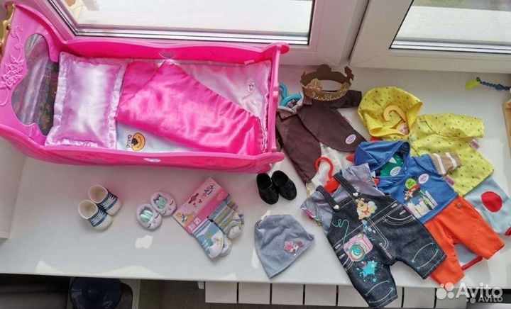 Кровать и одежда для мальчика baby born