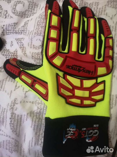 Противоударные перчатки