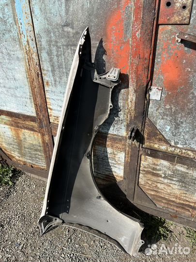 Крыло переднее левое Mark 2 90E