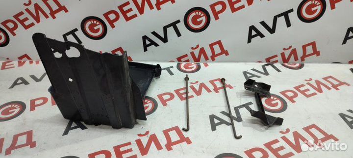 Крепление аккумулятора Mitsubishi Airtrek CU5W