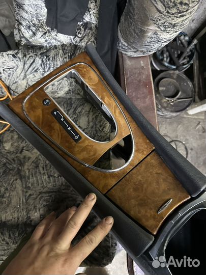 Подлокотник Mersedes E class W211