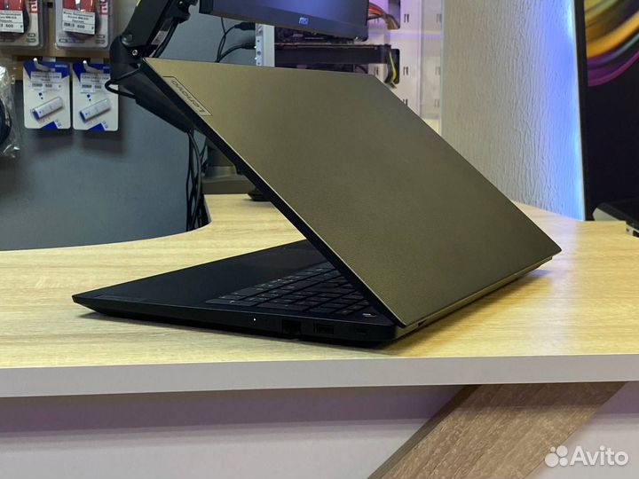 Ноутбук Lenovo Core i5-1135G7 8GB ram SSD 256gb