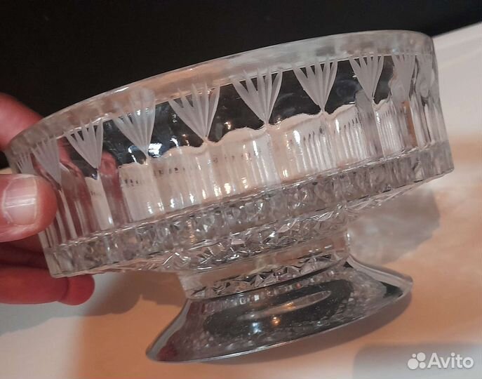 Винтажная ваза на ножке