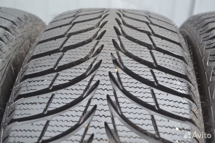 Goodyear UltraGrip Ice 215/55 R16 93T