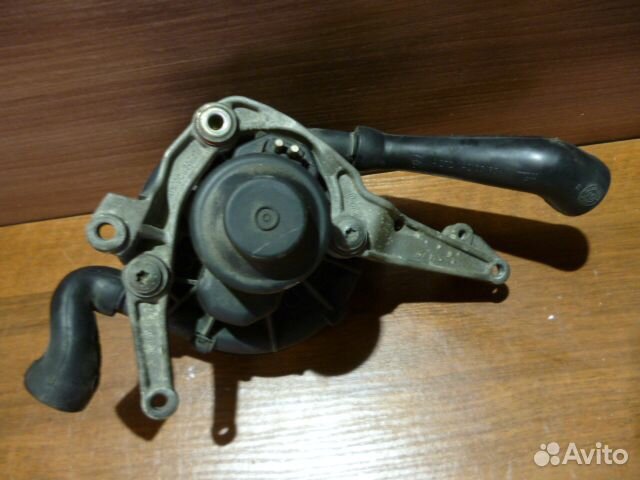 Насос воздушный Mercedes Benz CLS CLK-Class M272