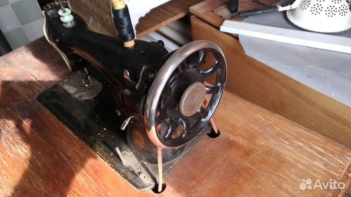 Швейная машина зингер