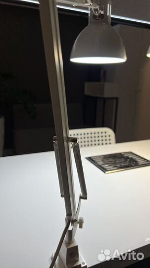 Стол для маникюра с вытяжкой