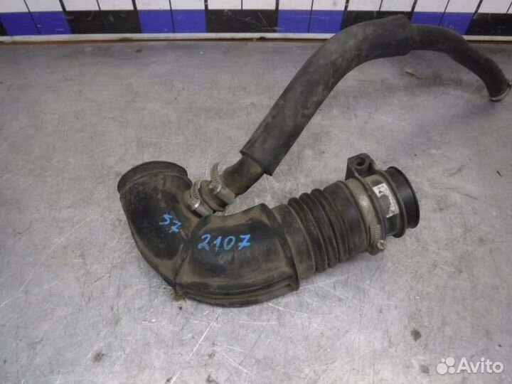 Патрубок воздушного фильтра Лада 2107 21067 2010