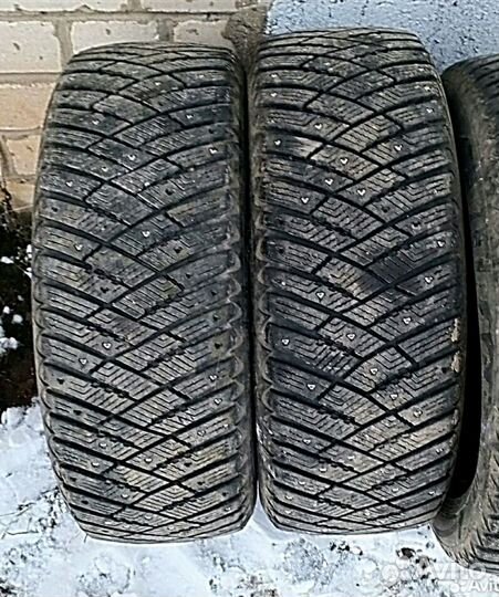 Goodyear Ultragrip Ice Arctic 205/55 R16