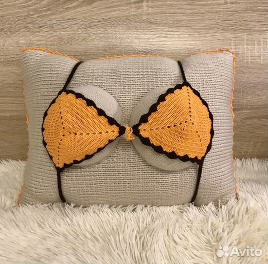 Подушка-грудь (ручная работа)