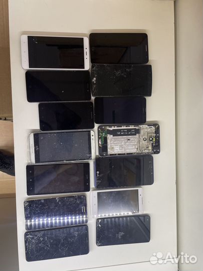 Пакет телефонов