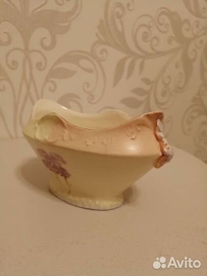 Старая фарфоровая вазочка