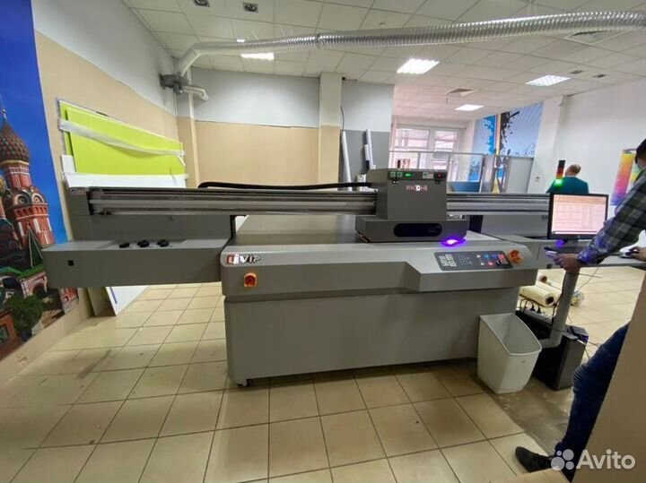 Планшетный уф-принтер uvip 3020
