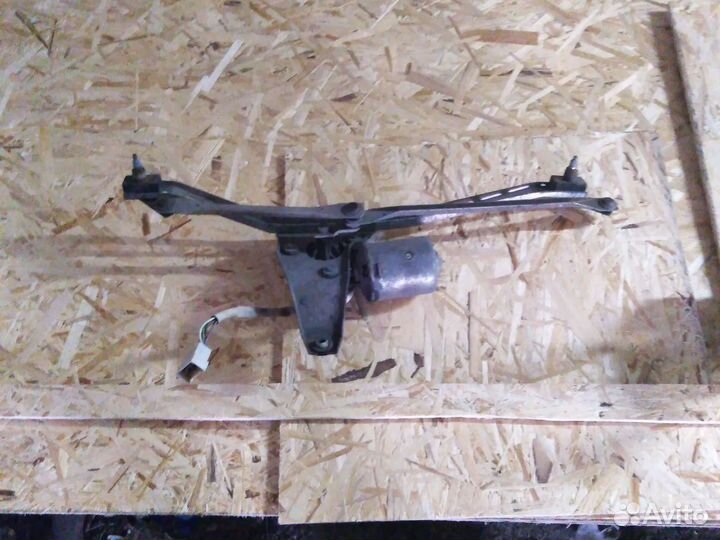 Моторчик стеклоочистителя с трапецией