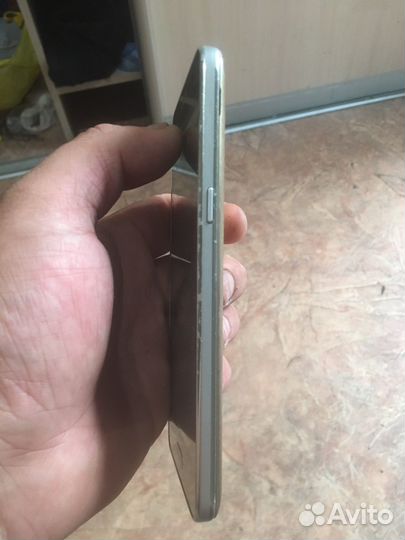 Телефон Samsung