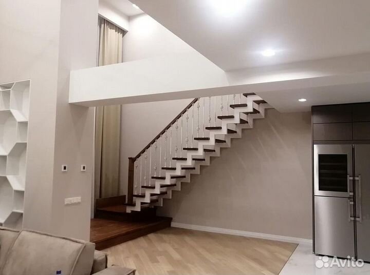 Лестница на второй этаж под ключ