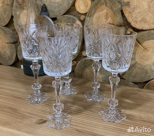 Огромный хрустальный фужер