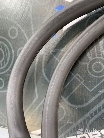 Уплотнитель двери передний Audi A6 C6 BDW 2005