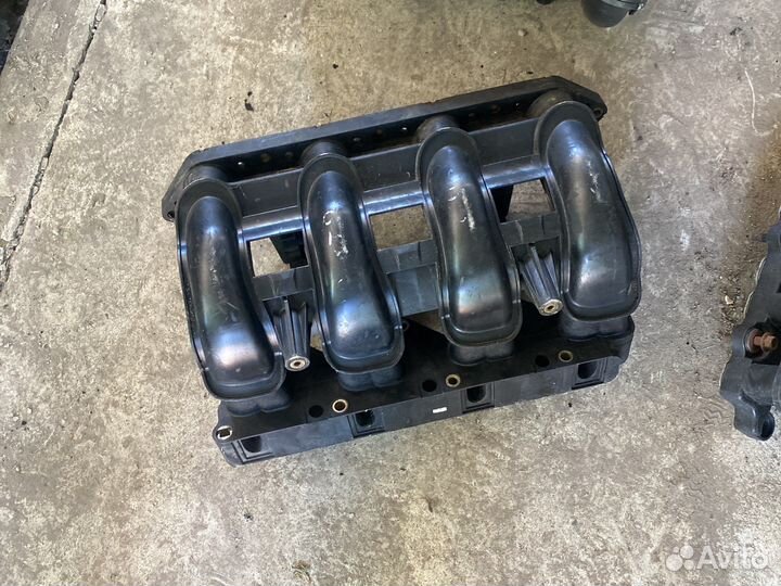 Коллектор впускной Mercedes Vito W638 2.2cdi