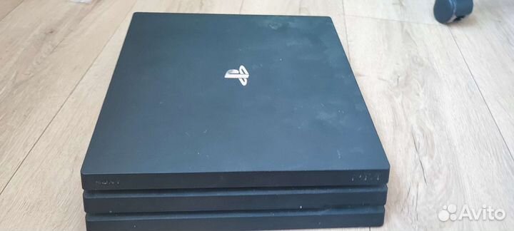 Sony PS4 PRO 1tb + 2 геймпада + PS camera