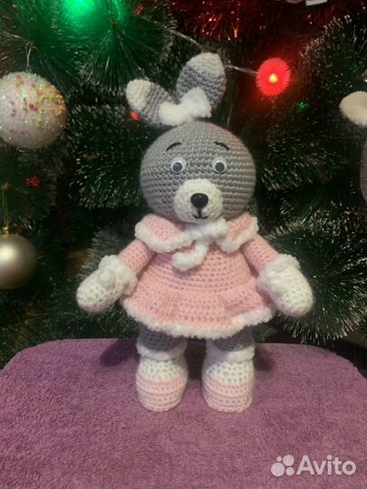 Вязаные игрушки зайка