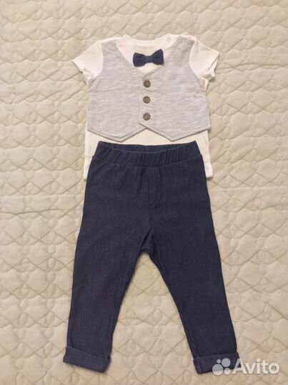 Комплект: джинсы стрейч, жилет с бабочкой