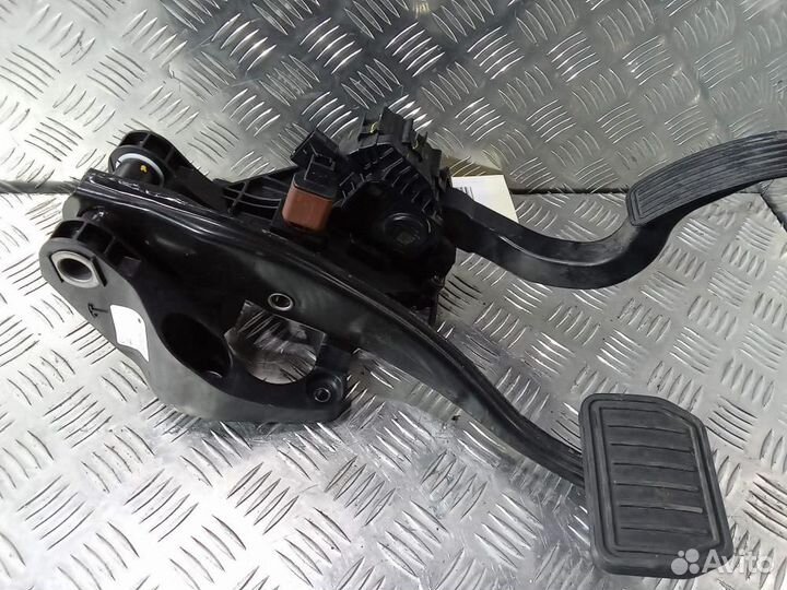 Б/У Б/У Узел педальный (блок педалей) 104469100