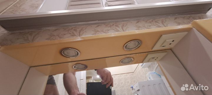 Раковина с тумбой и зеркалом бу