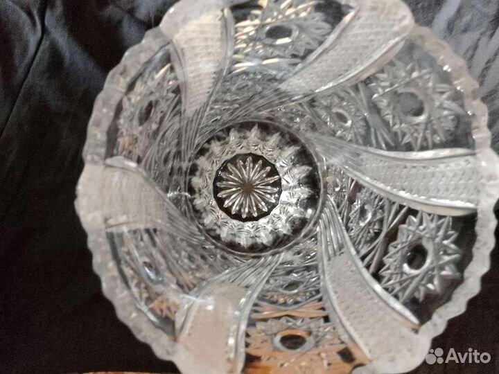 Хрустальная ваза