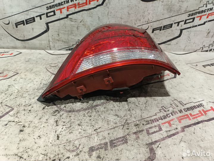 Фонарь toyota crown majesta URS206 UZS207 30362 правый 8155130A20 FA378