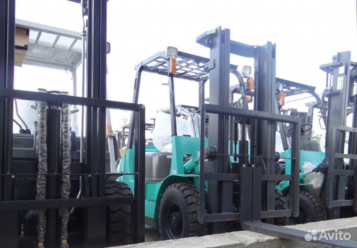 Вилочный погрузчик Dalian CPQD30FB, 2023