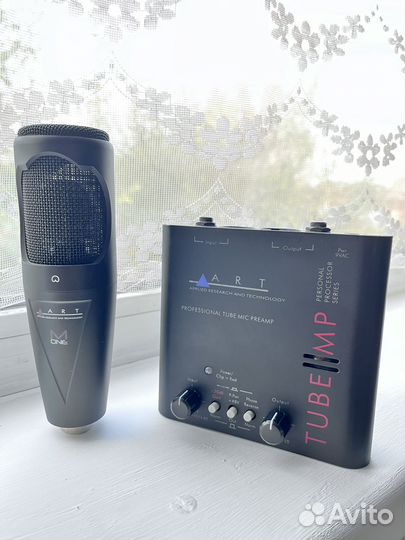 Студийный конденсаторный микрофон