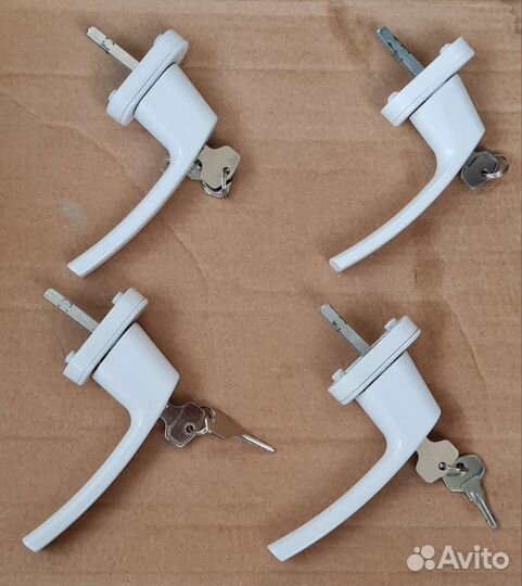 Ручки оконные с замком