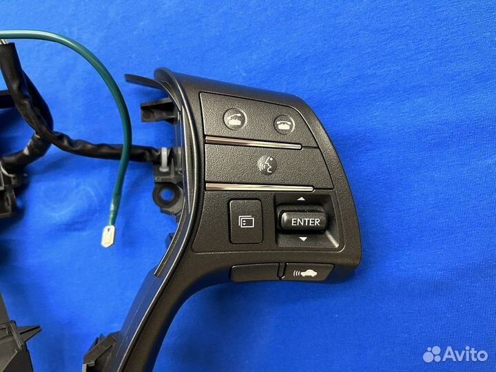 Кнопки мультимедиа руля Lexus HS250h