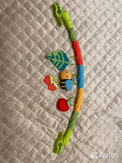 Дуга с игрушками