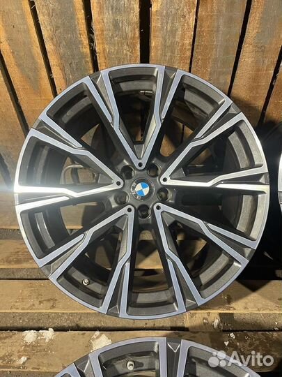 Оригинальные диски BMW X7 G07 R22 разноширокие