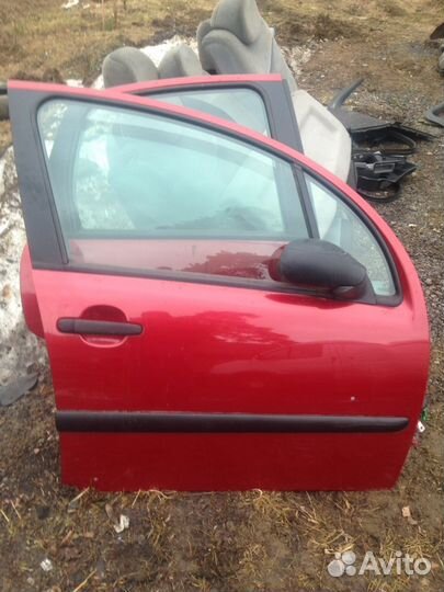 Дверь передняя правая Ситроен с3