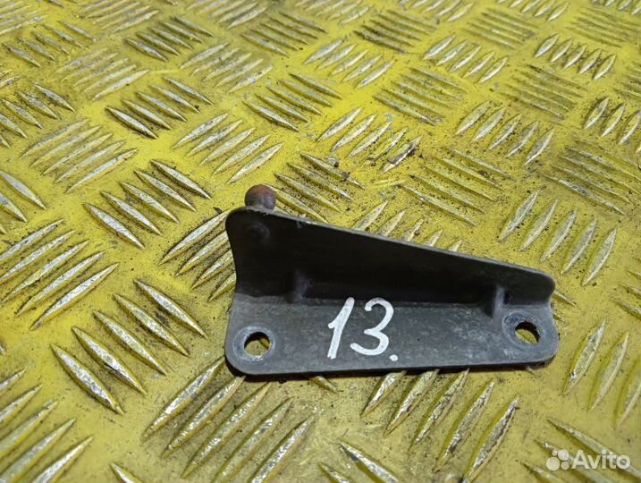 Кронштейн правый Man Tgl