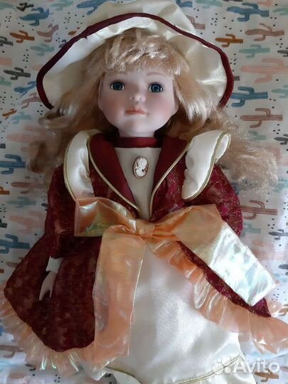 Кукла фарфоровая большая