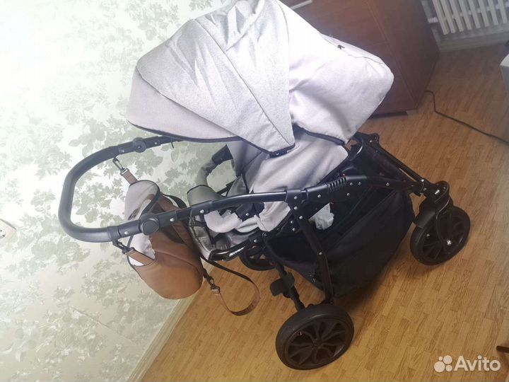 Коляска 2 в 1 roan состояние новой