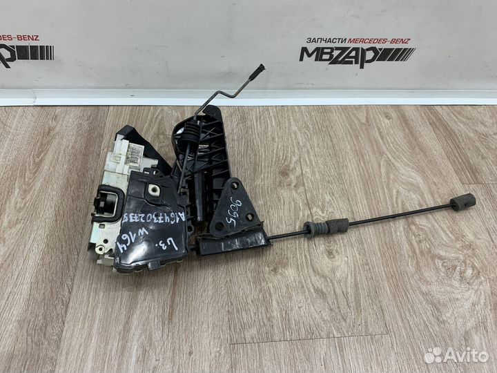 Замок двери задней левой Mercedes W164 ML 164