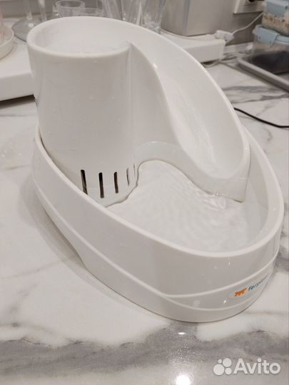 Автоматическая поилка для животных фонтанчик