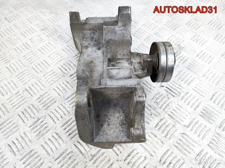 Кронштейн генератора Volkswagen Golf 4 062145169AD