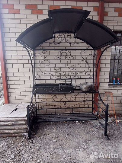 Кованые мангалы с крышей
