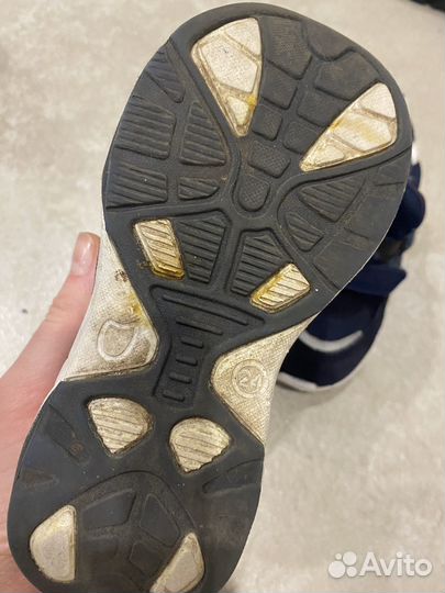 Кроссовки детские